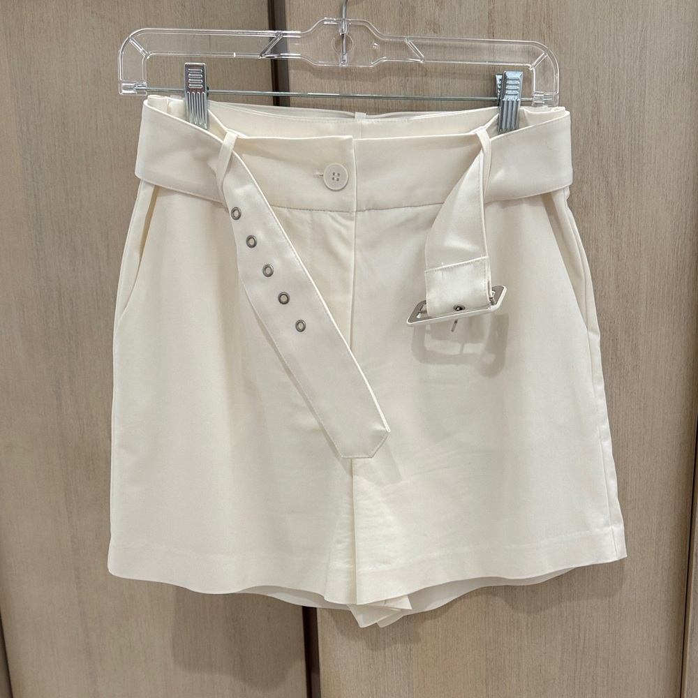Skies Are Blue Cream High Waist Women's Shorts